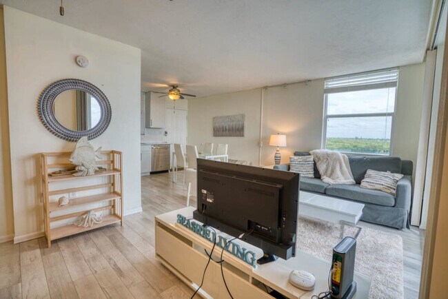 Foto del edificio - 5900 Bonita Beach Rd SW