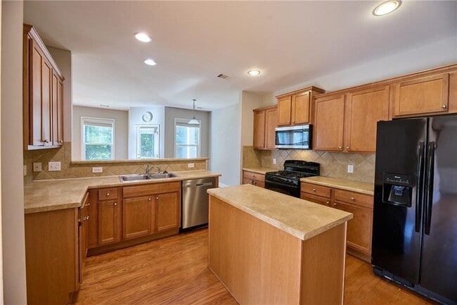 Building Photo - 5930 Falls Landing Dr