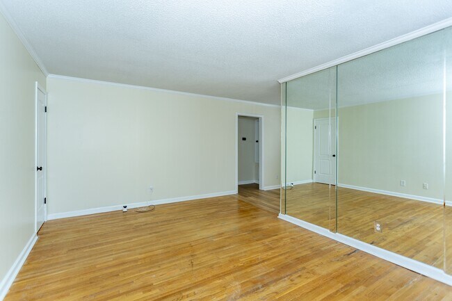 Building Photo - 2053 Montreat Cir