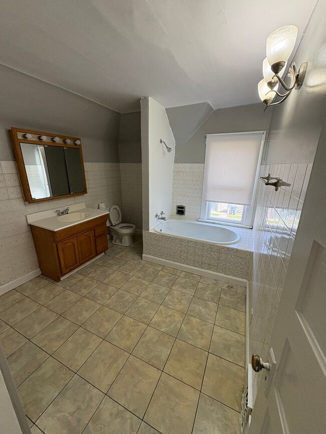 Foto del edificio - 815 W 1st St