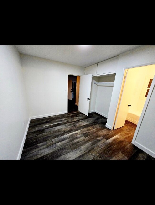 Foto del edificio - 1 bed, 1 bath - South Mission Hills neighb...