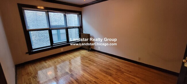 Foto del edificio - 846 W Montrose Ave