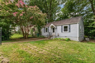 Building Photo - 1710 Westhill Rd