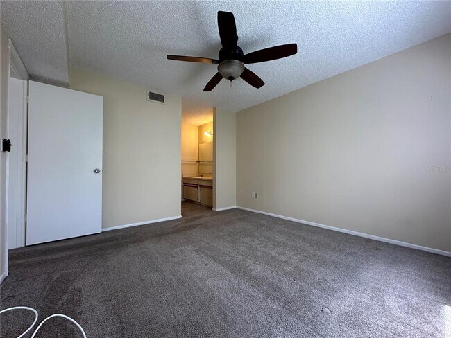 Foto del edificio - 7294 Cloister Dr