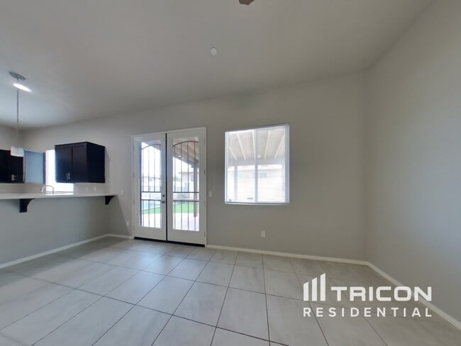Foto del edificio - 13725 Polk Ct