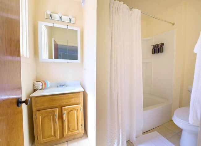 Foto del edificio - Unfurnished Studio Apartment on Historic H...