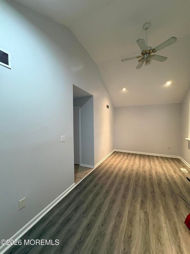 Building Photo - 211 Anthony Ave