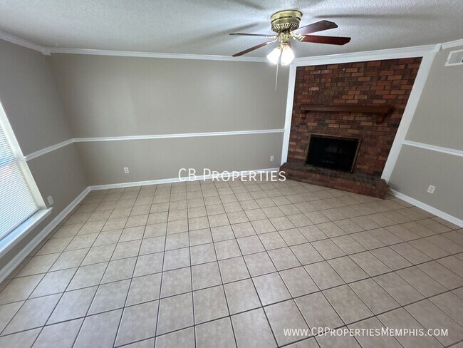 Building Photo - 2235 Oldfield Dr