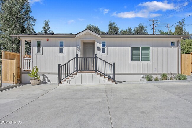 Foto del edificio - 313 Raymond St