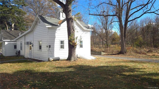 Building Photo - 11 Reynolds Ln