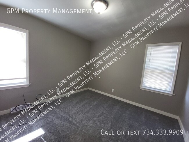 Foto del edificio - 28911 Powers St