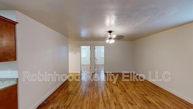 Foto del edificio - 279 Country Club Pkwy