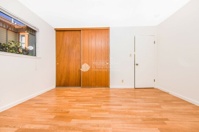Building Photo - 2118 Alameda Ave