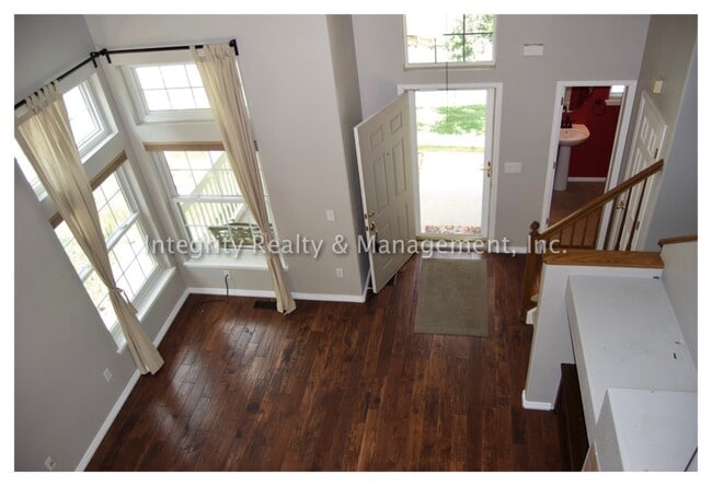 Building Photo - 9674 Burberry Way