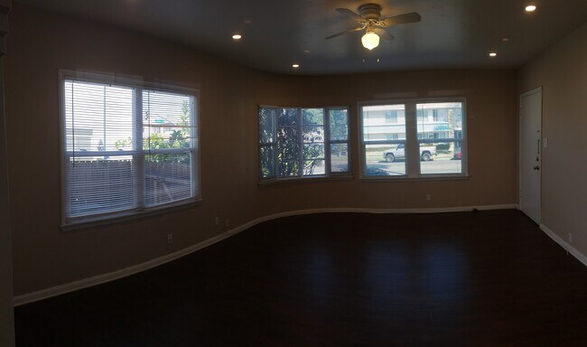 Living Room - 1110 E Ocean Blvd