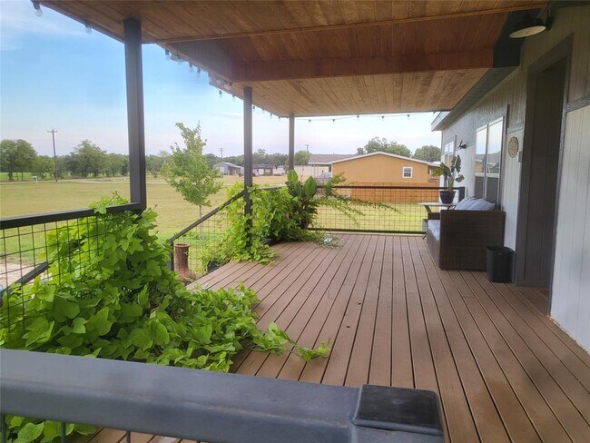 Foto del edificio - 192 Lazy River Ln