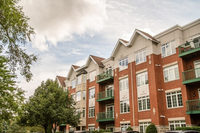 Building Photo - 660 McHenry Rd