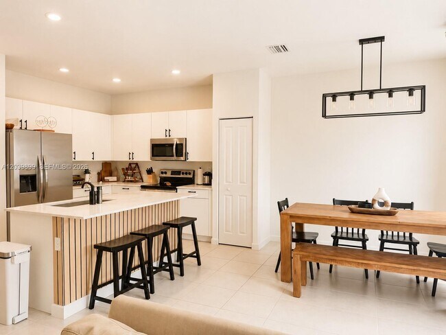 Foto del edificio - 452 NW 203rd Terrace