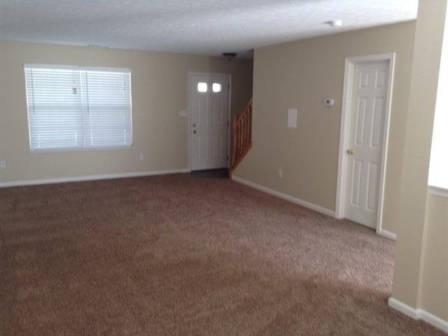 Building Photo - 241 Lakeview Dr