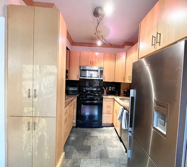 Building Photo - 45 Hemenway St