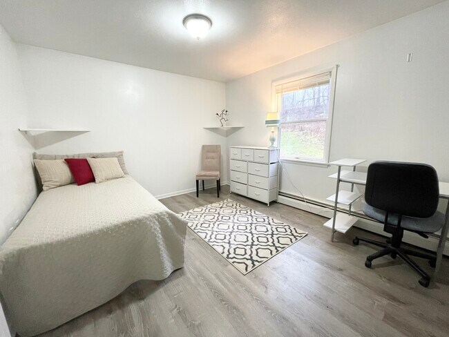 Building Photo - 248 Pennsylvania Ave