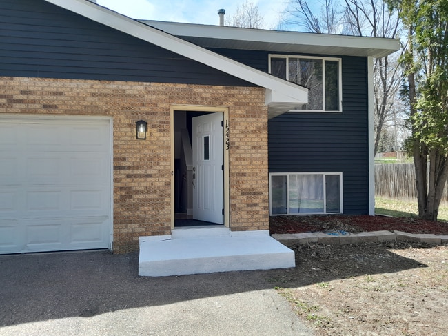 Building Photo - 15423 Trillium Cir