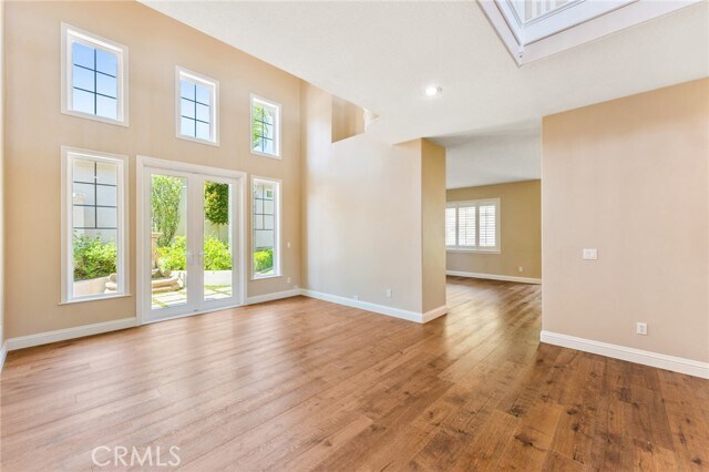 Foto del edificio - 24 Dartmouth Ln