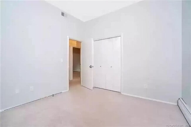 Foto del edificio - 7 Staunton Ct