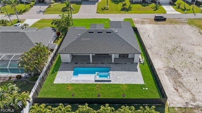 Foto del edificio - 436 NW 38th Ave