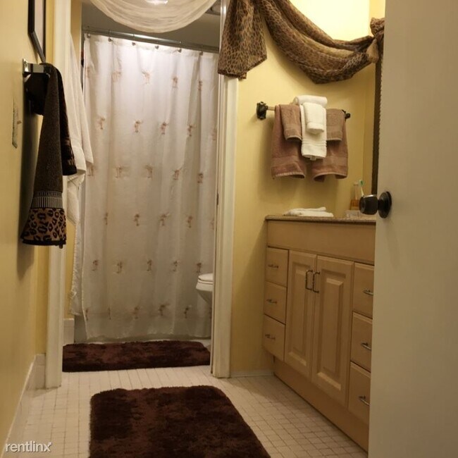 Building Photo - 1 br, 1 bath Condo - 1805 Eleuthera Pt