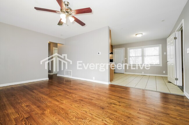 Building Photo - 7208 E 108th St