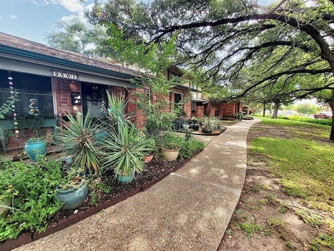 Foto del edificio - Cozy 3 Bed, 1.5 Bath Rental with Garage an...