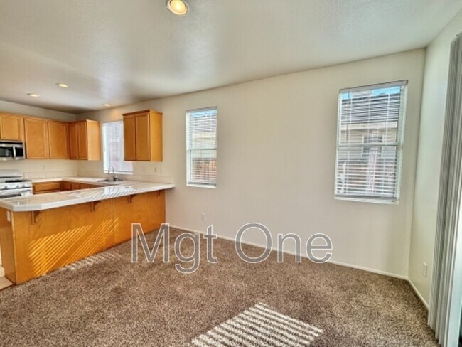 Foto del edificio - 16893 Tack Ln