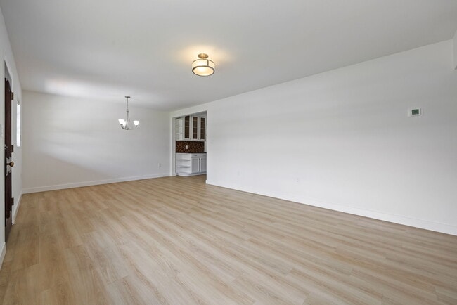 Foto del edificio - 1575 Grace Ave