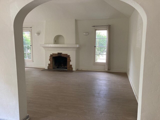 Building Photo - 1218 S Crescent Heights Blvd
