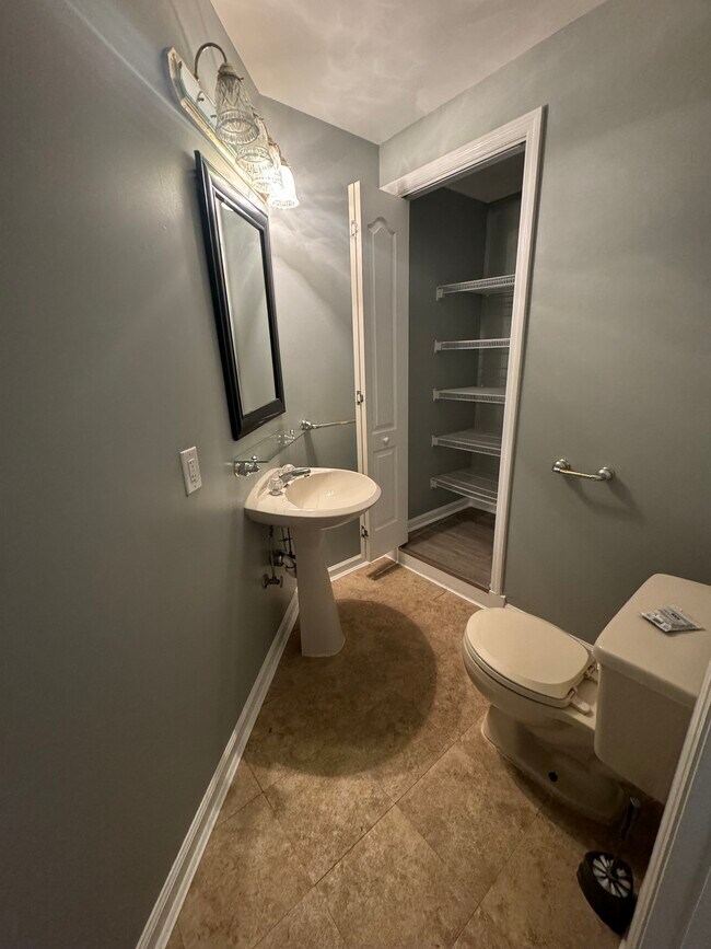 Foto del edificio - 104 Sunset Cir