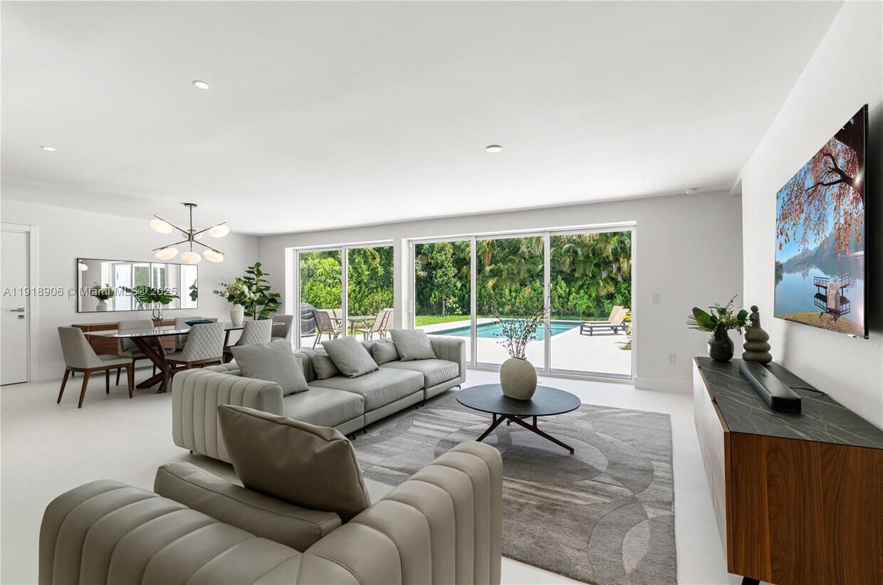 Foto principal - 45 NE 104th St