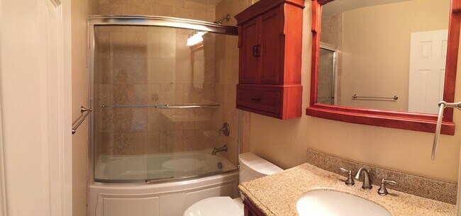 Baño 2 - 1832 Spruce St