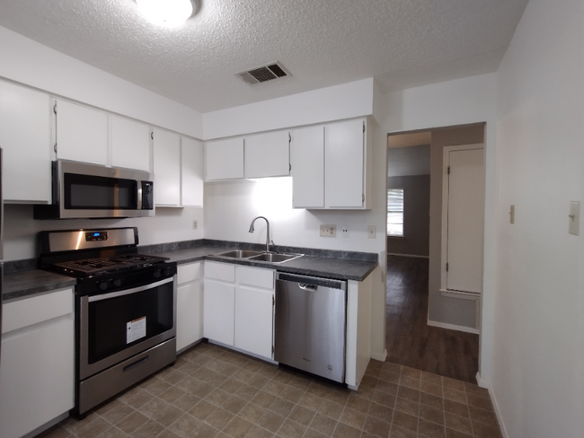 Foto del edificio - 1620 W Braker Ln