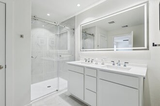 Building Photo - 615 Canvas Ave