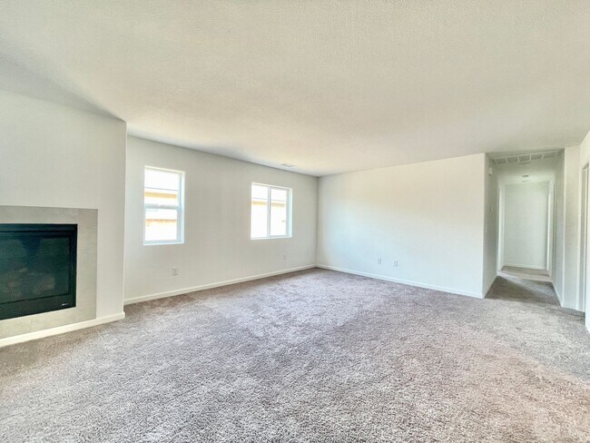 Building Photo - 3 bedroom home in Lemmon