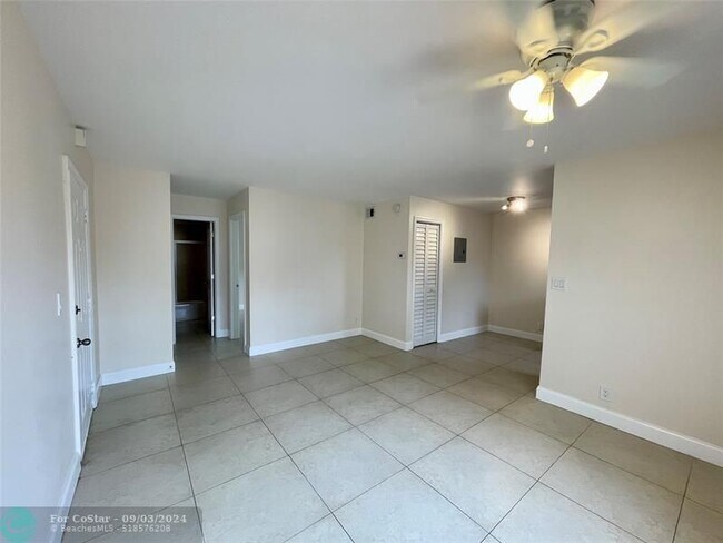 Foto del edificio - 607 NE 29th Dr