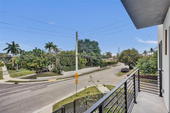 Foto del edificio - 2411 SW 16th Ter