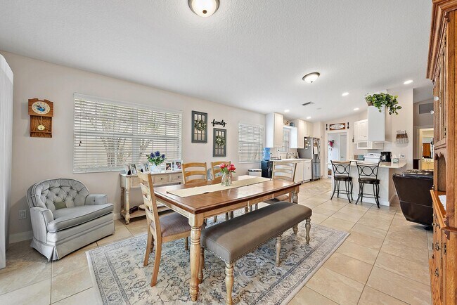 Foto del edificio - 8229 St Johns Ct