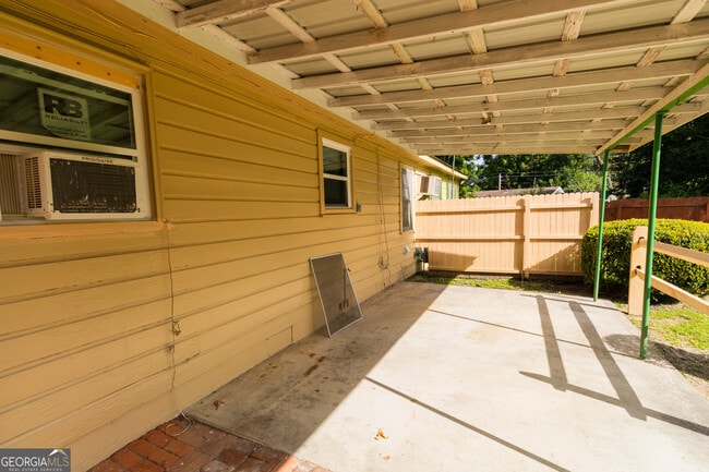 Building Photo - 107 Saxon Pl