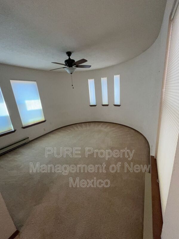 Foto del edificio - 727 Cedar Hill Ln NE
