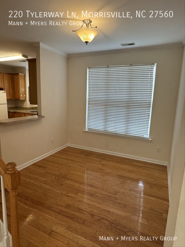 Building Photo - 220 Tylerway Ln