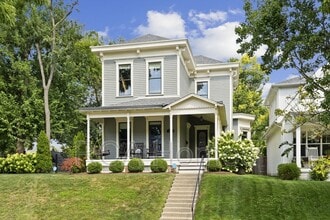 Building Photo - 1321 N Beville Ave