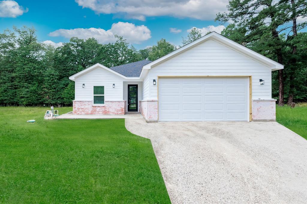 414 Peach Pt Ln, Trinity, TX 75862 House Rental in Trinity, TX