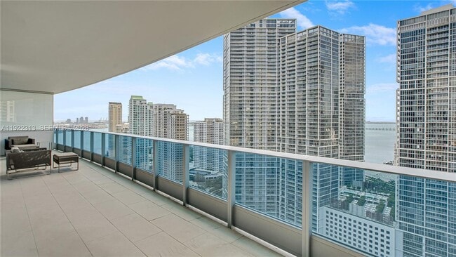 Building Photo - 200 Biscayne Blvd Way